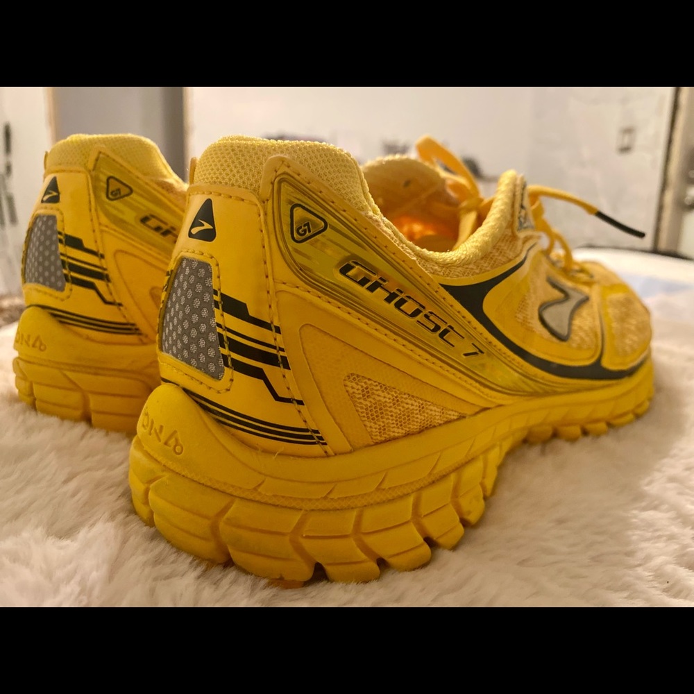 (((Rare))) Brooks Ghost 7 Running Shoes. Yellow & Black. Brand New Condition.